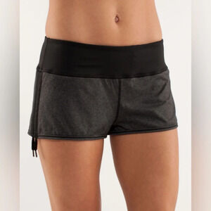 Lululemon Hot Move Shorts Black & Gray Ruched Women’s Size 6